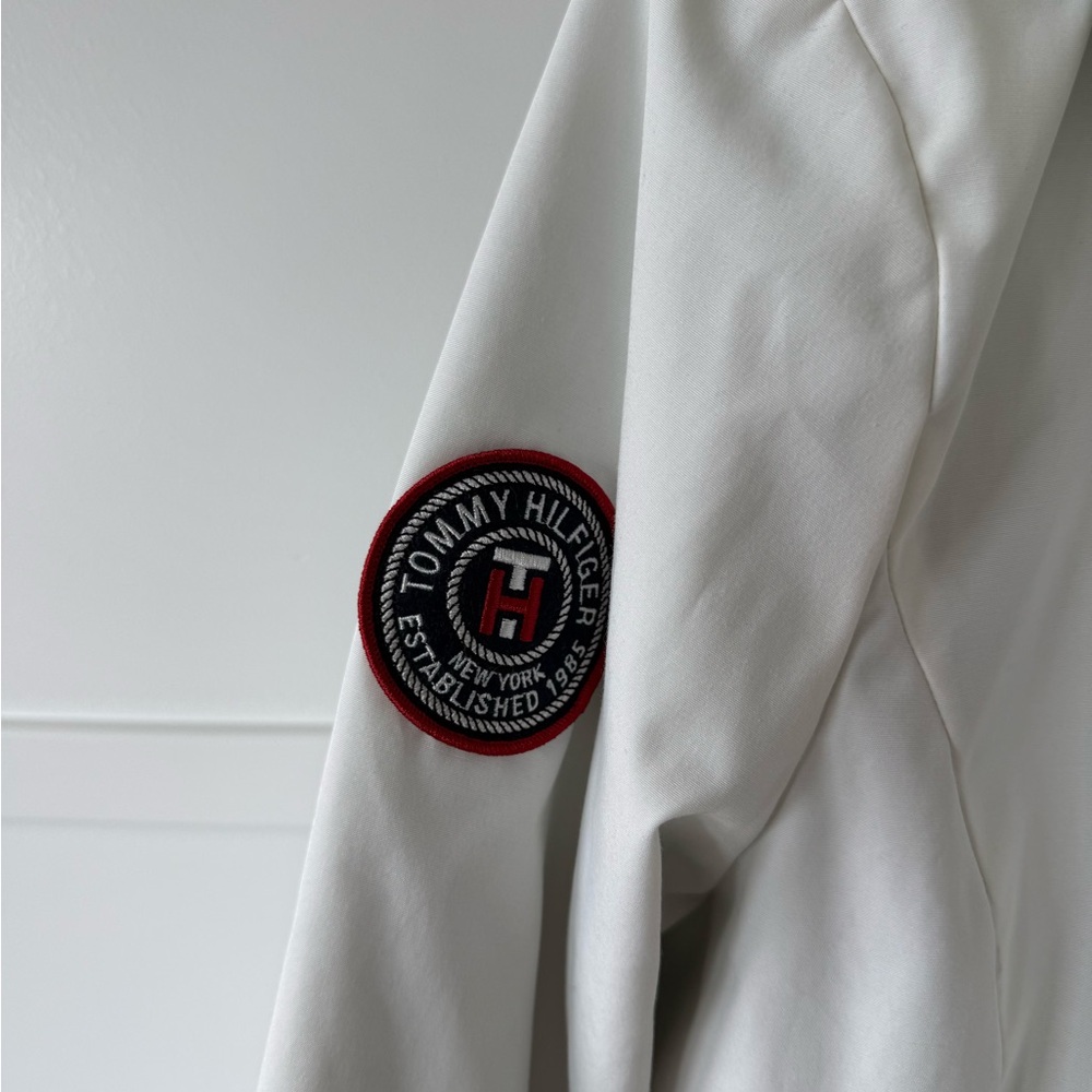 Tommy Hilfiger White Jacket with Red-Trim Patch - Picture 2 of 6